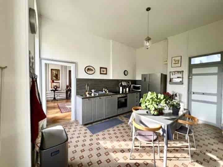 6 bedrooms house for sale in Nonancourt, France