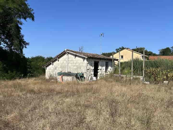 1 bedroom house for sale in reignac, France