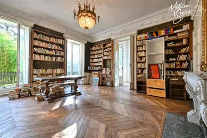 16 bedrooms other for sale in Vernaison, France