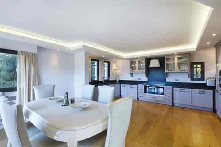 6 bedrooms house for sale in Theoule-sur-Mer, France