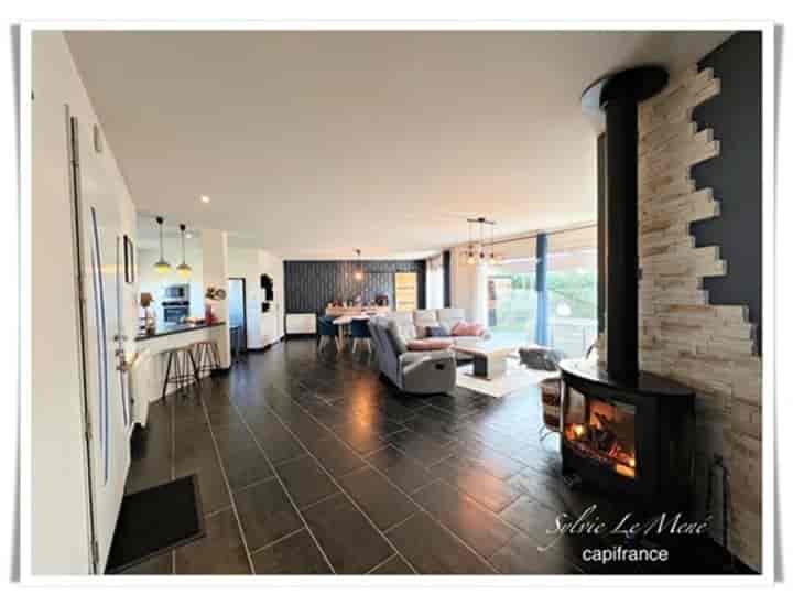 5 bedrooms house for sale in Le Sourn, France