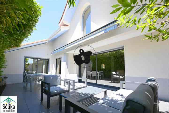 House for sale in Gironde (33), France