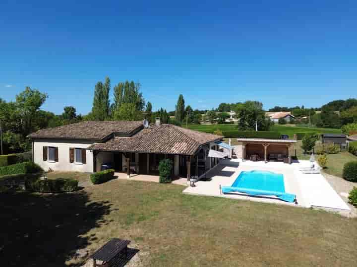 4 bedrooms house for sale in  France