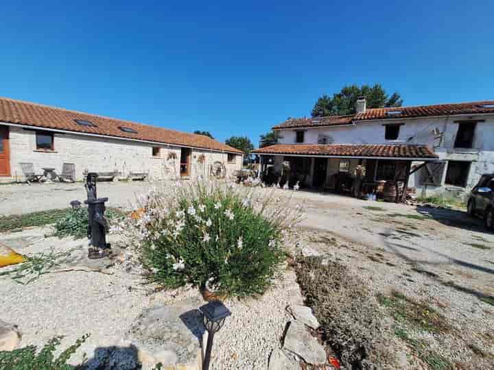 4 bedrooms house for sale in  France