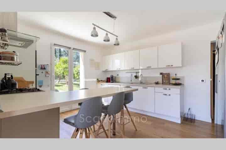 4 bedrooms house for sale in Roquebrune-sur-Argens, France