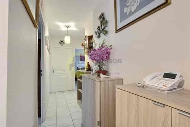 2 bedrooms other for sale in Saint-Germain-du-Puy, France