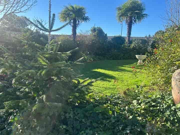 5 bedrooms house for sale in Chalus, France