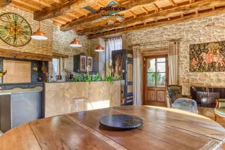 5 bedrooms house for sale in Puy-lEveque, France