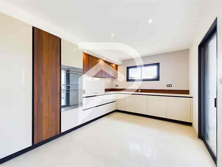 4 bedrooms house for sale in Saint-Donat-sur-lHerbasse, France