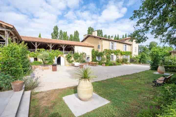 6 bedrooms house for sale in Rural, France