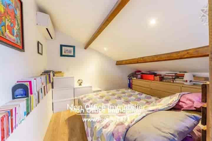 2 bedrooms house for sale in Marseille, France