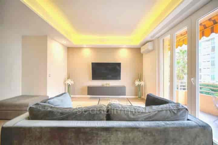 2 bedrooms apartment for sale in Cannes, France