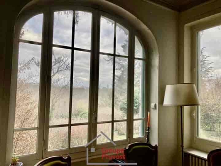 House for sale in Charbonnieres-les-Bains, France