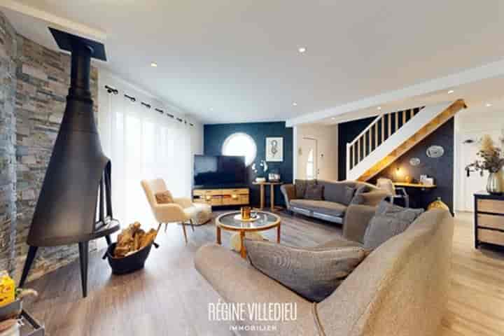 5 bedrooms house for sale in Tourlaville, France