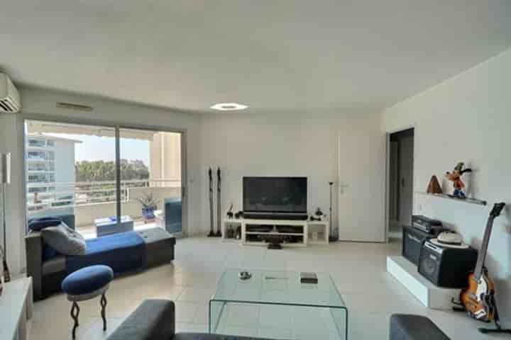 1 bedroom apartment for sale in Antibes, France