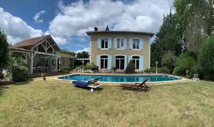 4 bedrooms house for sale in  France