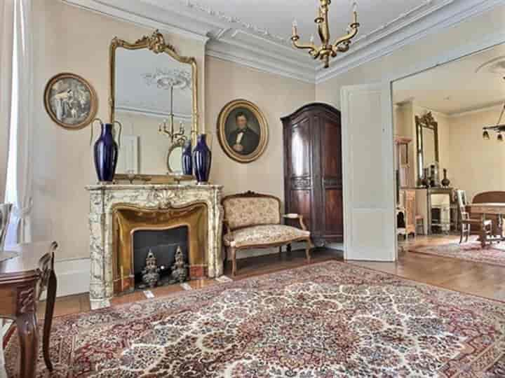 6 bedrooms house for sale in Bordeaux, France