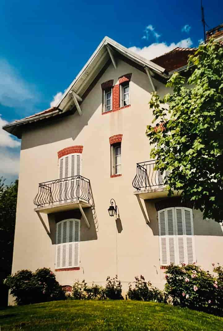 6 bedrooms house for sale in  France