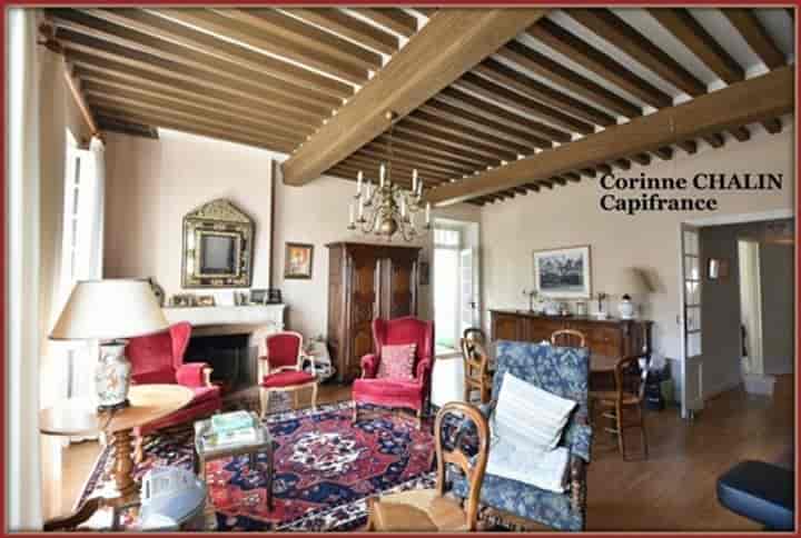 7 bedrooms house for sale in Le Donjon, France