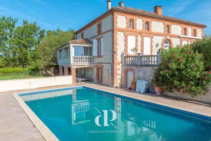 6 bedrooms house for sale in  France