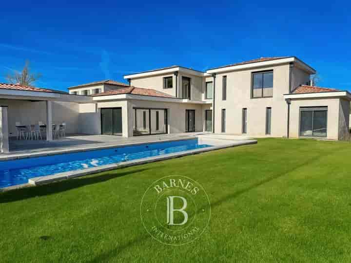 4 bedrooms house for sale in  France