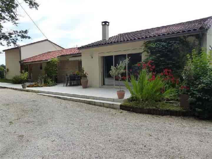 4 bedrooms house for sale in  France