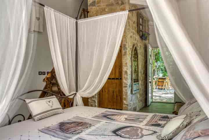 5 bedrooms house for sale in Meounes-les-Montrieux, France