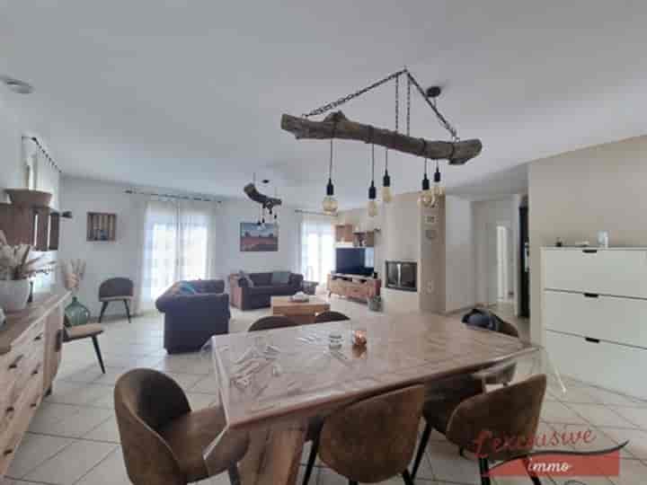 3 bedrooms house for sale in Regusse, France