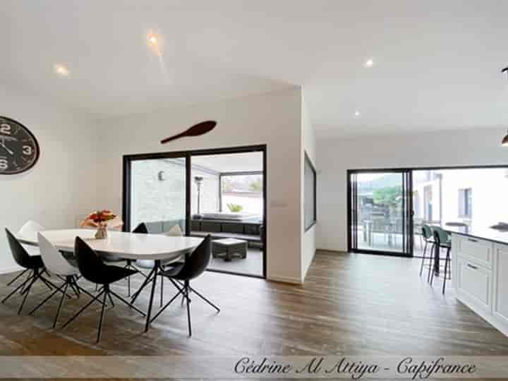 5 bedrooms house for sale in Angoulins, France