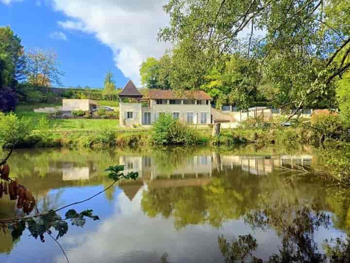 5 bedrooms house for sale in Poitou-Charentes, France