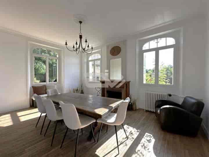 6 bedrooms house for sale in Muizon, France