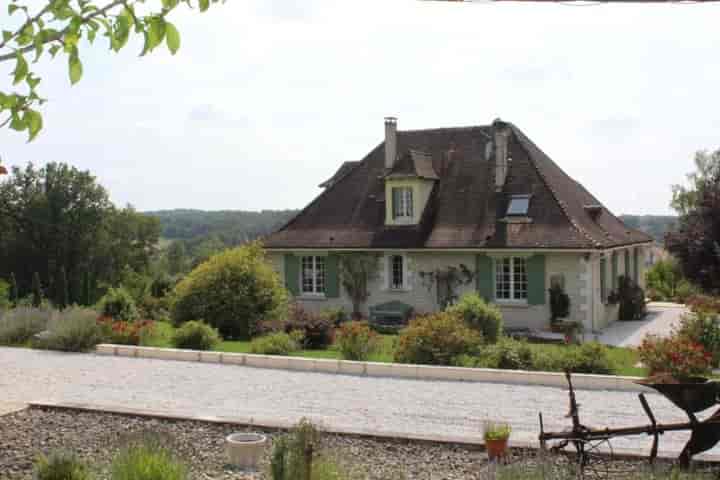 5 bedrooms house for sale in  France