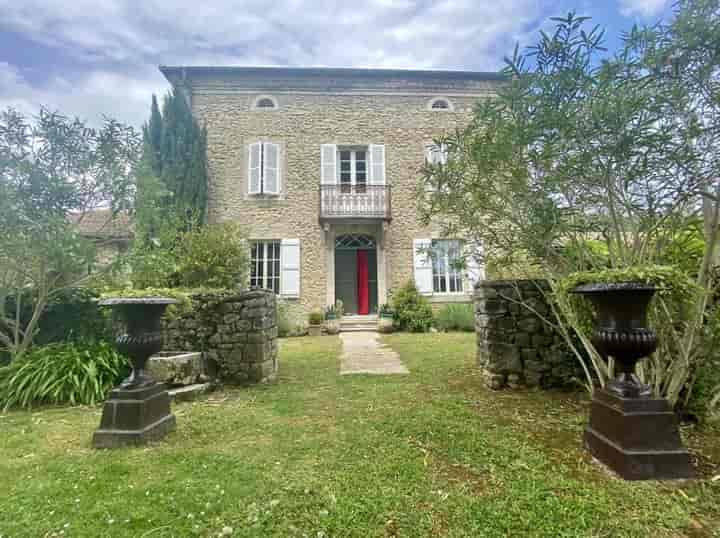 6 bedrooms house for sale in  France