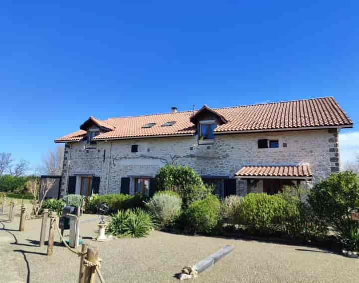 5 bedrooms house for sale in  France