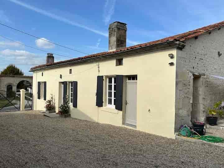 2 bedrooms house for sale in  France