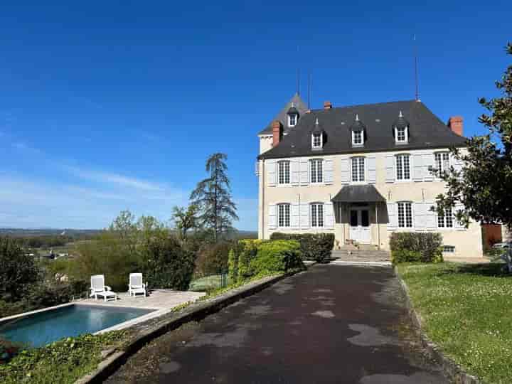 5 bedrooms house for sale in  France