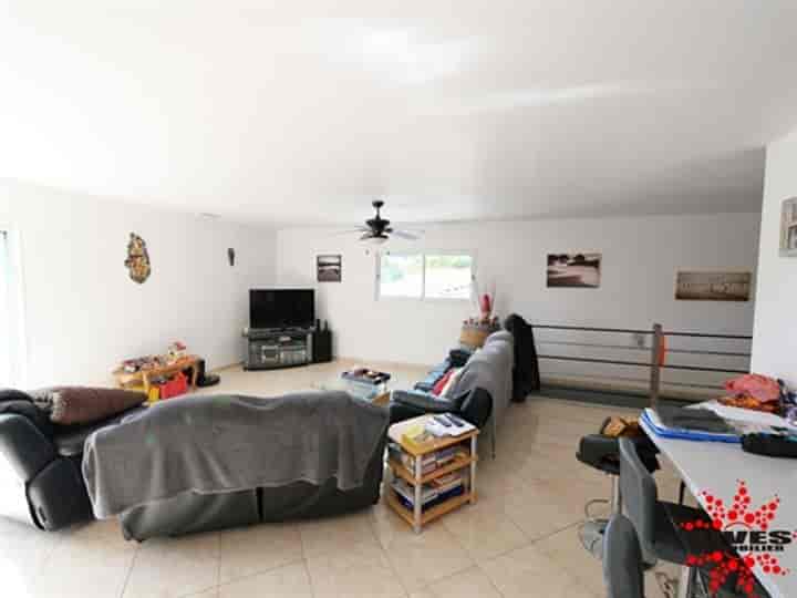 3 bedrooms house for sale in Cruzy, France