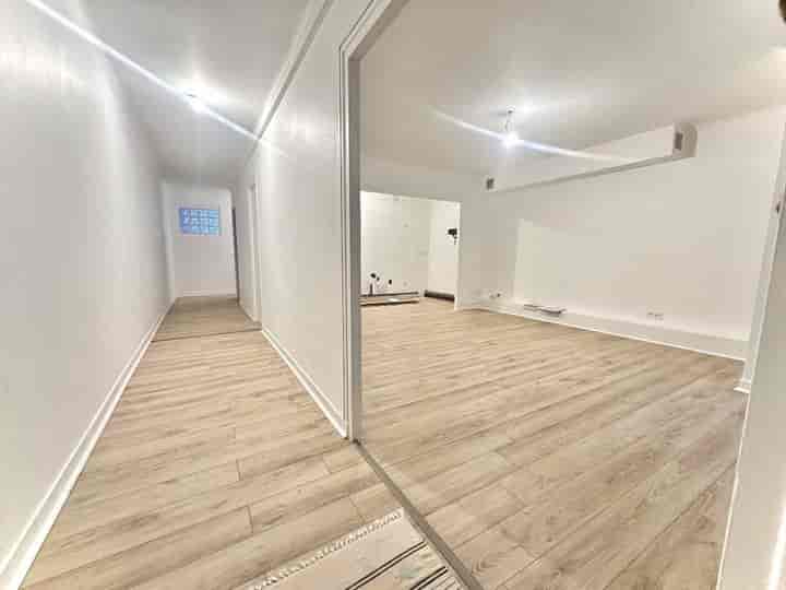 2 bedrooms house for sale in BAYONNE, France