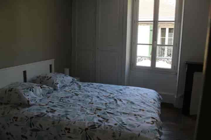 4 bedrooms building for sale in Auxerre, France