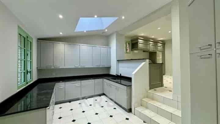 7 bedrooms house for sale in Salbris, France