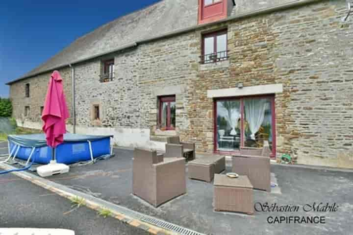 4 bedrooms house for sale in Pleine-Fougeres, France