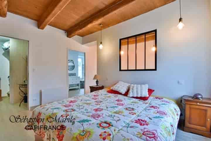 1 bedroom house for sale in Pleine-Fougeres, France