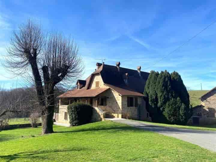6 bedrooms house for sale in Figeac, France
