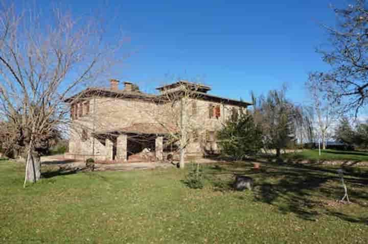 House for sale in Monticiano, Italy