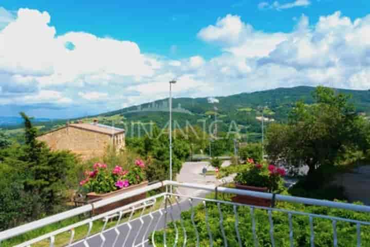 7 bedrooms house for sale in Pomarance, Italy