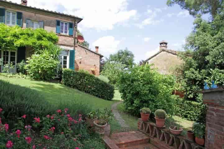 5 bedrooms house for sale in Foiano della Chiana, Italy