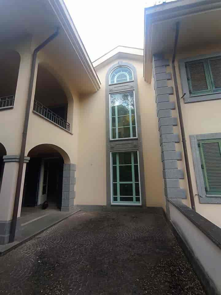 9 bedrooms house for sale in Rome, Italy