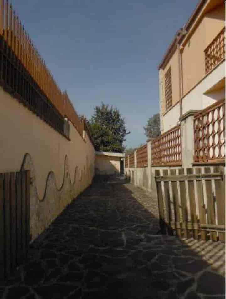 5 bedrooms house for sale in Rome, Italy