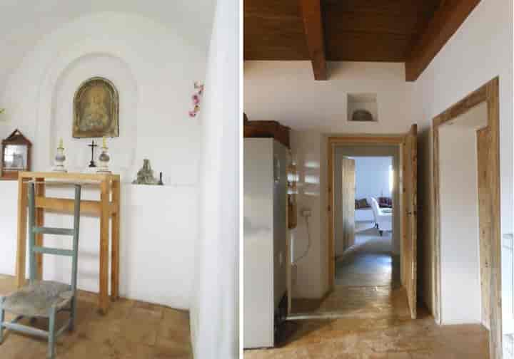 7 bedrooms house for sale in Strongoli, Italy