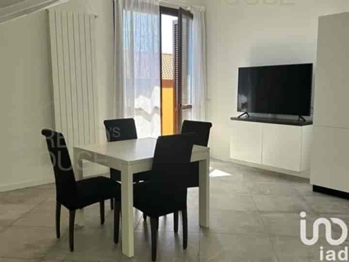 2 bedrooms apartment for sale in Magnago, Italy